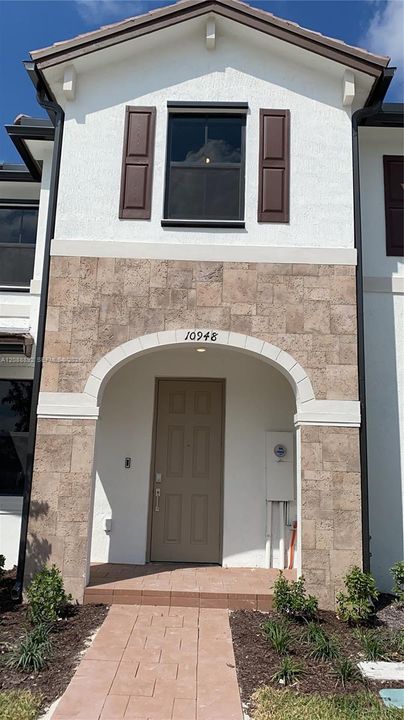 En Renta: $2,990 (3 camas, 2 baños, 1412 Pies cuadrados)