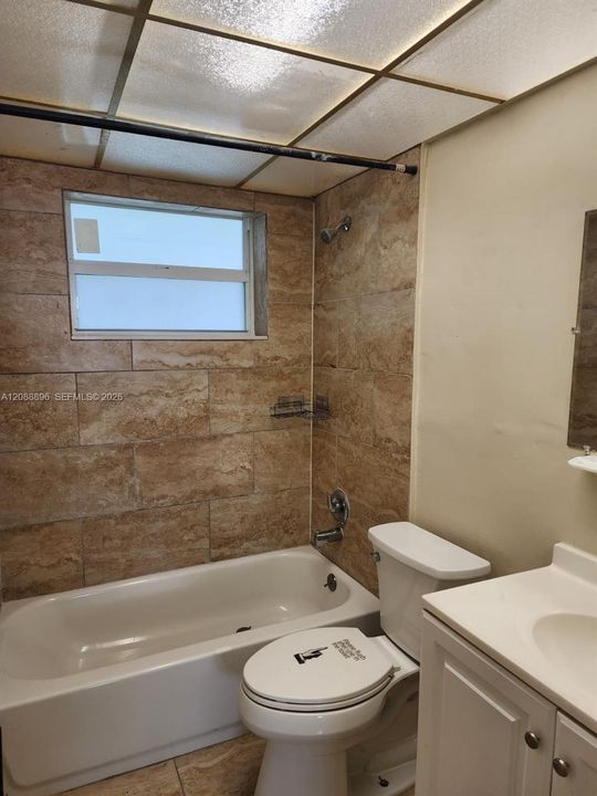 En Renta: $1,650 (2 camas, 2 baños, 950 Pies cuadrados)