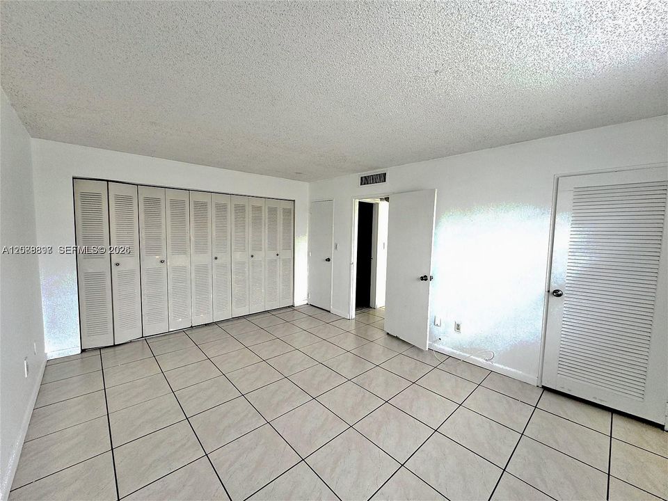 For Rent: $1,950 (1 beds, 1 baths, 780 Square Feet)