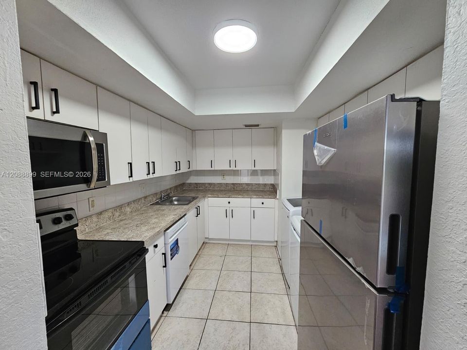 На продажу: $205,000 (3 спален, 2 ванн, 1080 Квадратных фут)