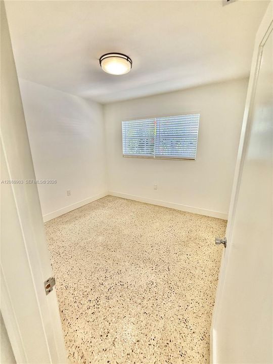 В аренду: $2,100 (2 спален, 1 ванн, 750 Квадратных фут)