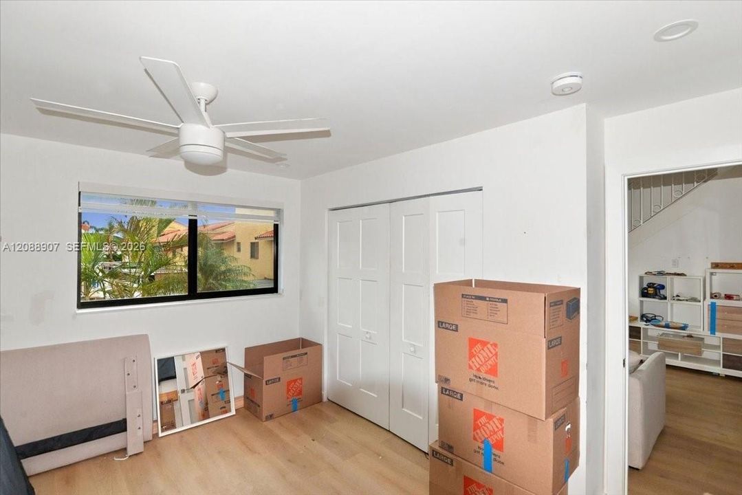 Active With Contract: $300,000 (3 beds, 2 baths, 972 Square Feet)