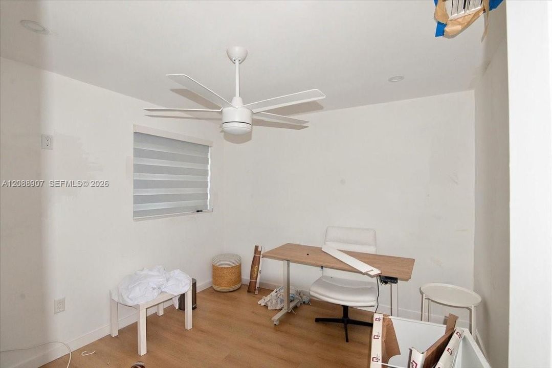 Active With Contract: $300,000 (3 beds, 2 baths, 972 Square Feet)
