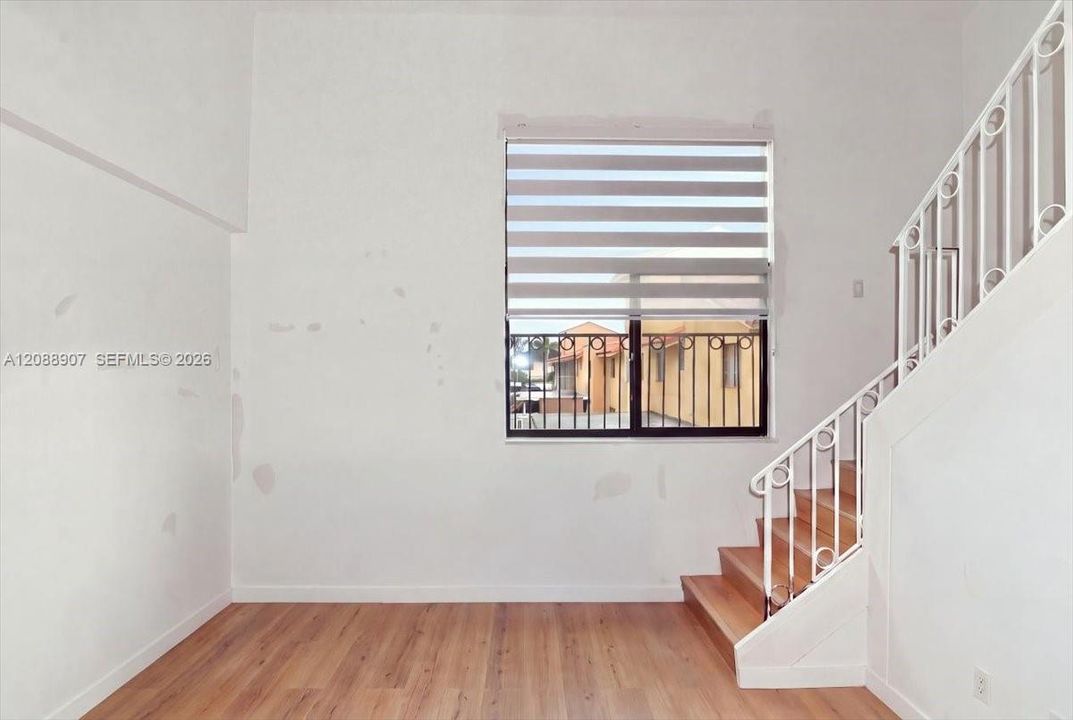Active With Contract: $300,000 (3 beds, 2 baths, 972 Square Feet)