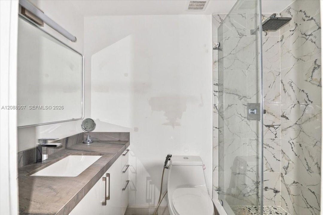 Active With Contract: $300,000 (3 beds, 2 baths, 972 Square Feet)
