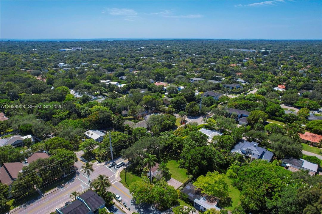 En Venta: $2,099,000 (0.36 acres)