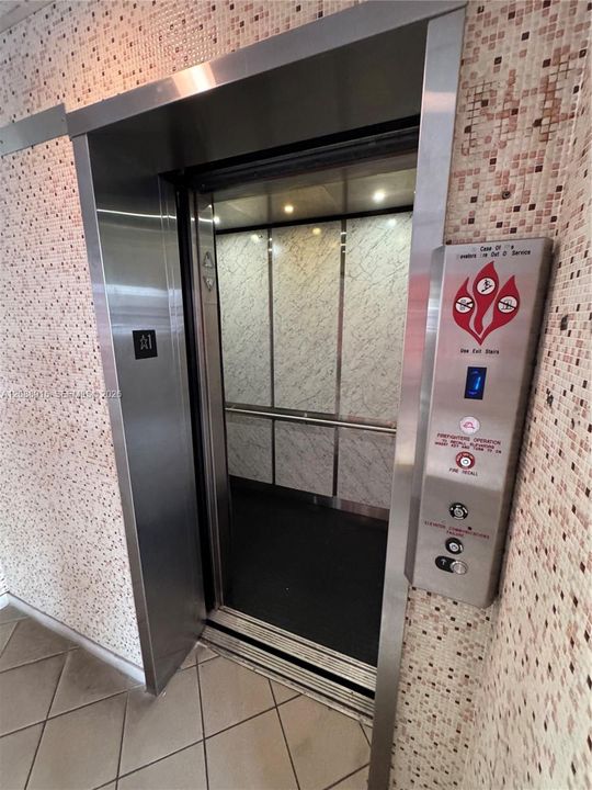 For Rent: $1,850 (1 beds, 1 baths, 418 Square Feet)