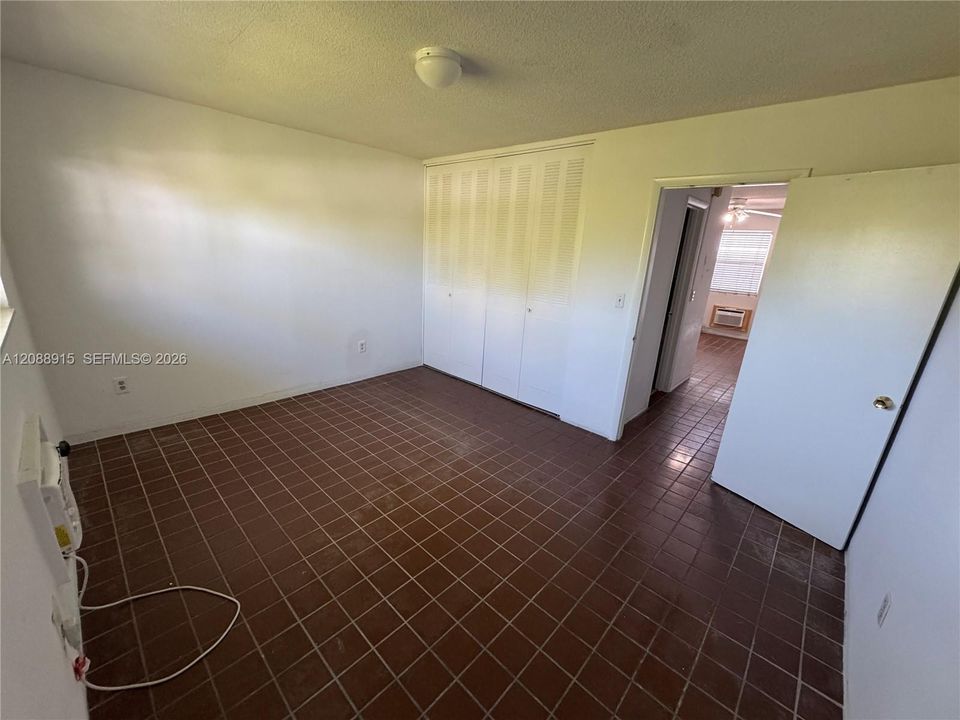 For Rent: $1,850 (1 beds, 1 baths, 418 Square Feet)