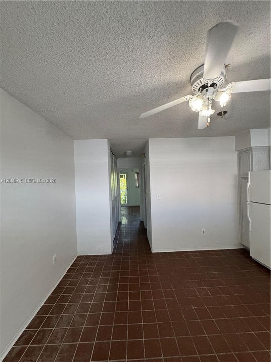 For Rent: $1,850 (1 beds, 1 baths, 418 Square Feet)