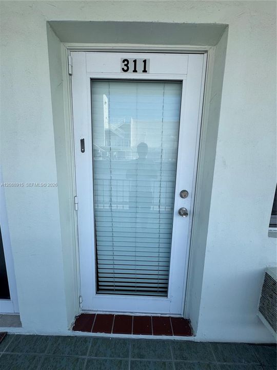 For Rent: $1,850 (1 beds, 1 baths, 418 Square Feet)