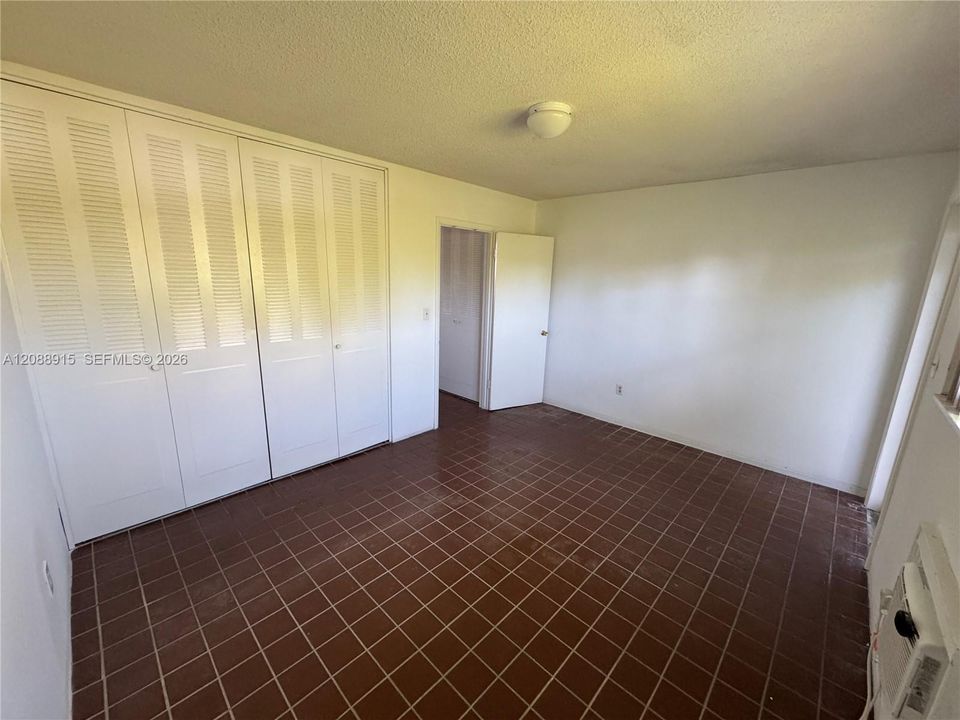For Rent: $1,850 (1 beds, 1 baths, 418 Square Feet)