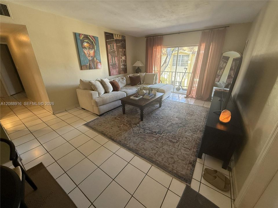En Venta: $199,900 (2 camas, 1 baños, 840 Pies cuadrados)