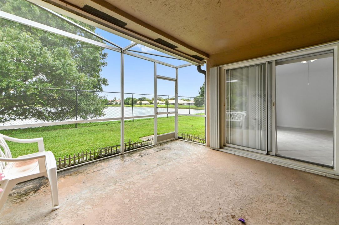 27 porch 02