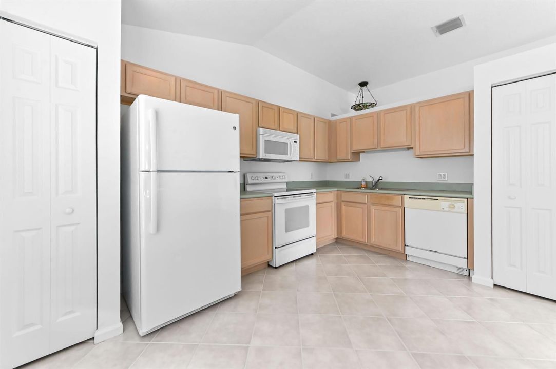 12 kitchen 02