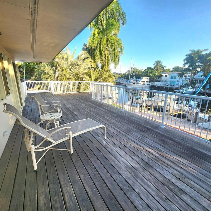 2d floor deck