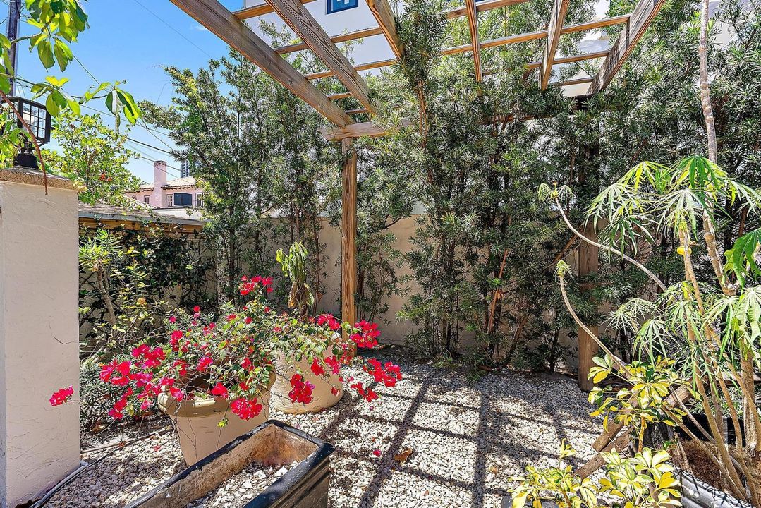 228 9th St-15