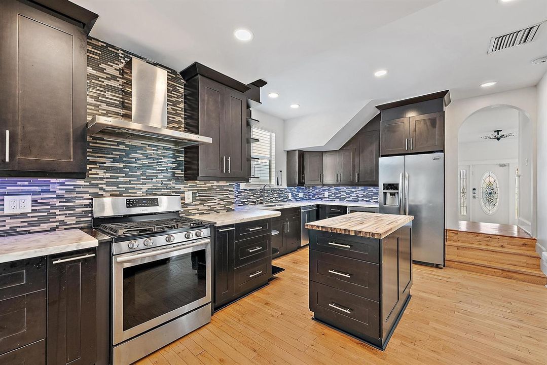 228 9th St-35