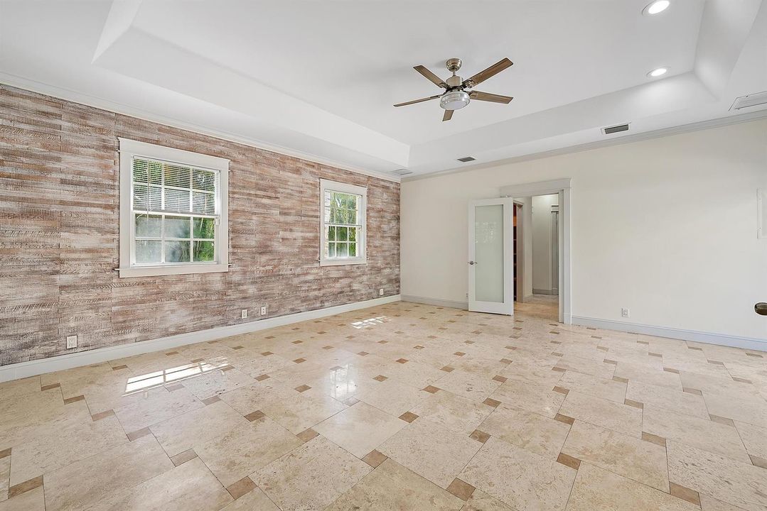 228 9th St-24