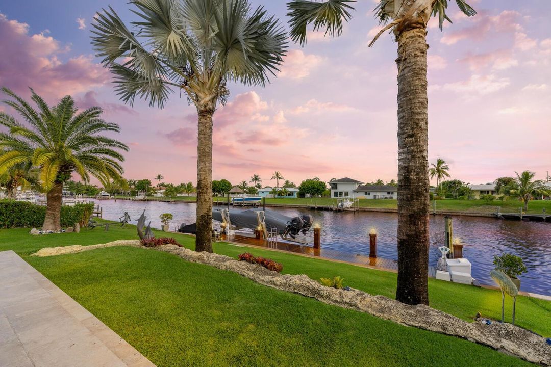 206 Arlington Rd West Palm-large-049-056