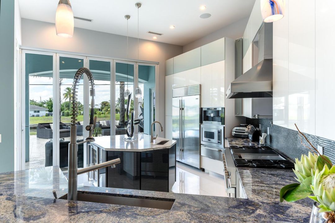 206 Arlington Rd West Palm-large-018-029