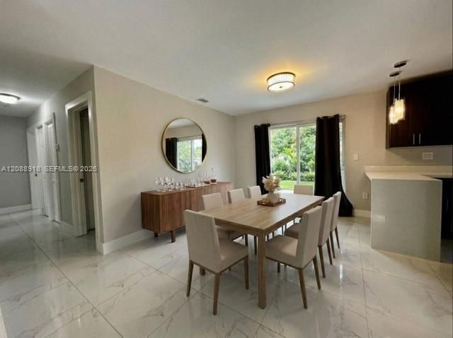 En Venta: $629,000 (3 camas, 2 baños, 1188 Pies cuadrados)