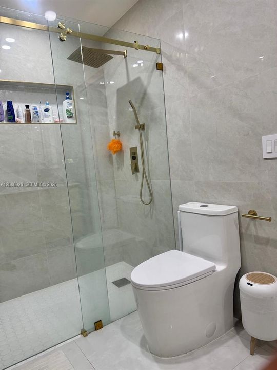 На продажу: $725,000 (3 спален, 2 ванн, 1944 Квадратных фут)