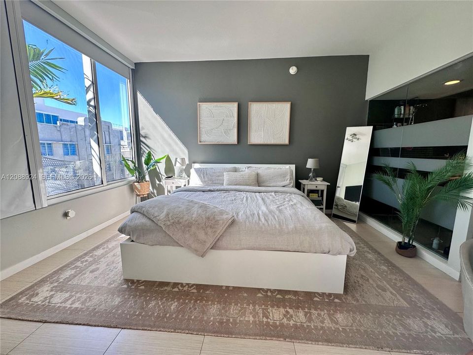 For Rent: $4,000 (1 beds, 1 baths, 711 Square Feet)