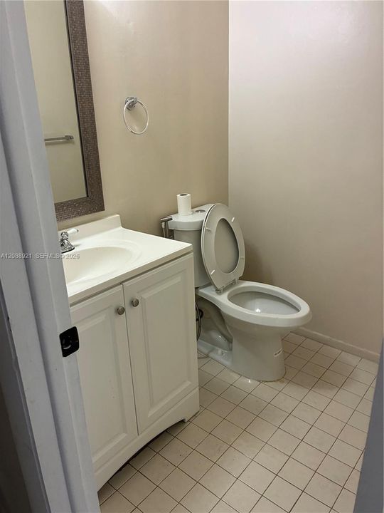 For Rent: $1,850 (1 beds, 1 baths, 807 Square Feet)