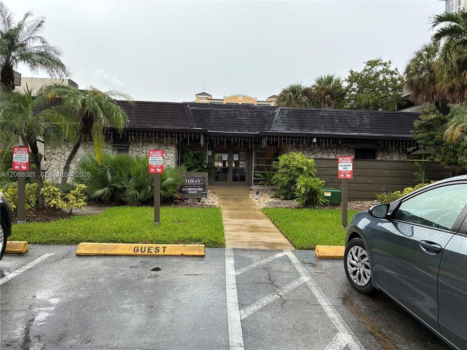 For Rent: $1,850 (1 beds, 1 baths, 807 Square Feet)