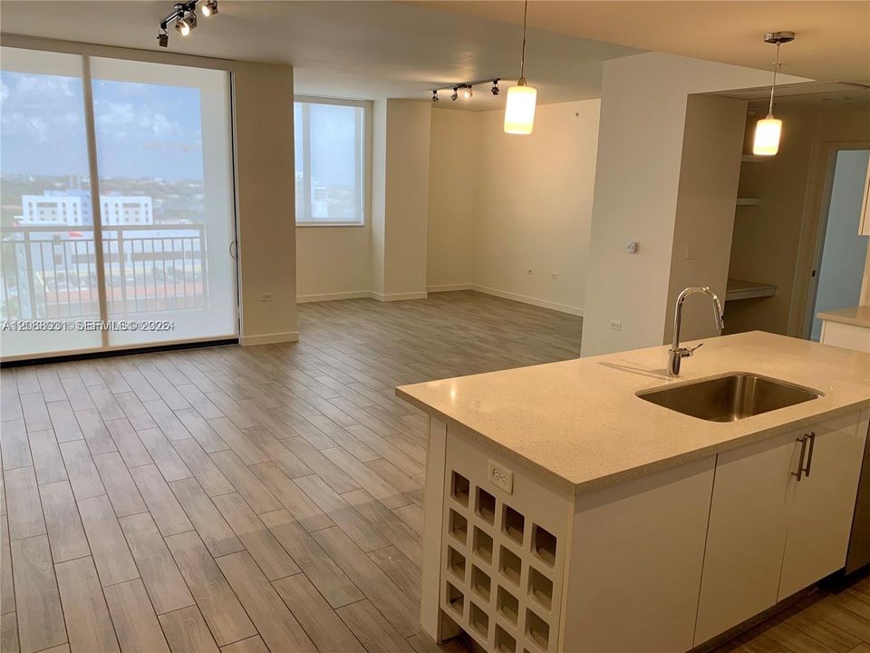 En Venta: $735,000 (2 camas, 2 baños, 1369 Pies cuadrados)