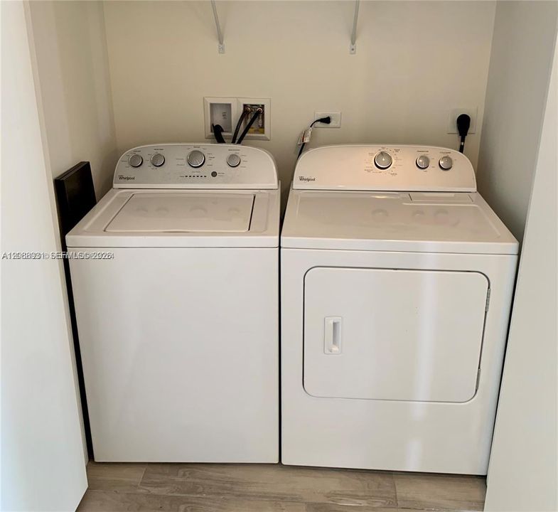 En Venta: $735,000 (2 camas, 2 baños, 1369 Pies cuadrados)