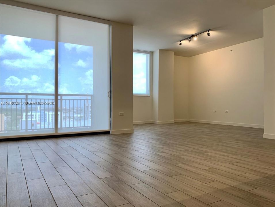 En Venta: $735,000 (2 camas, 2 baños, 1369 Pies cuadrados)