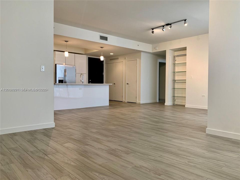 En Venta: $735,000 (2 camas, 2 baños, 1369 Pies cuadrados)
