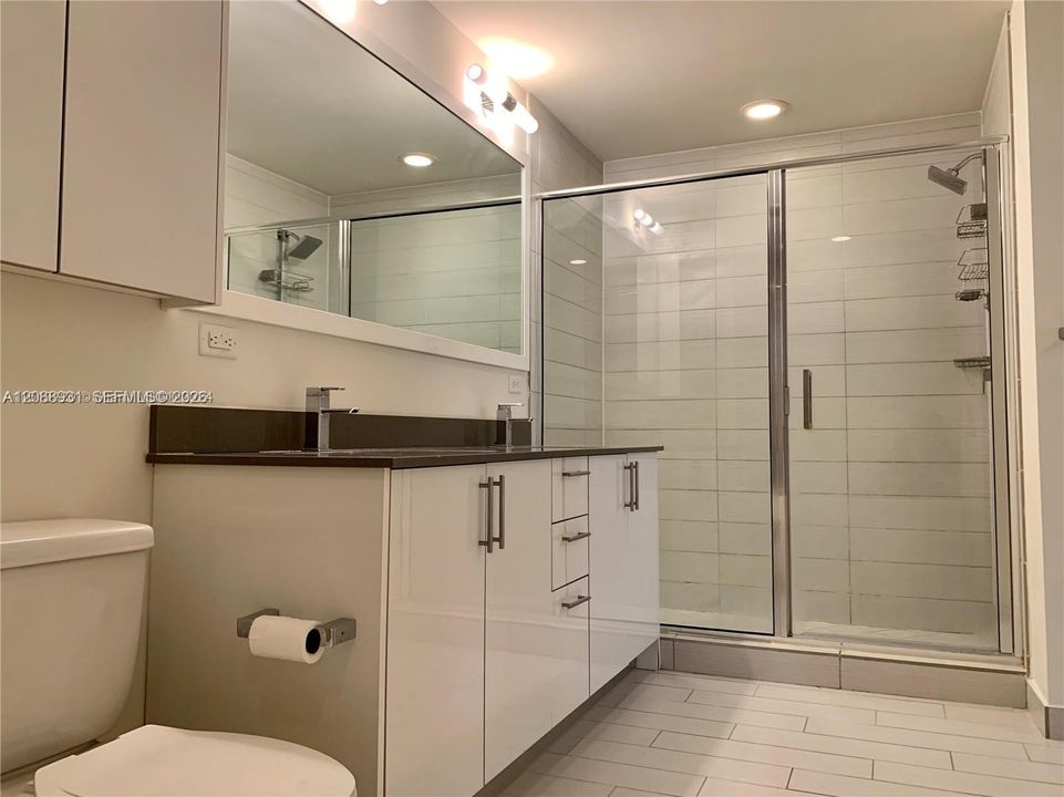En Venta: $735,000 (2 camas, 2 baños, 1369 Pies cuadrados)