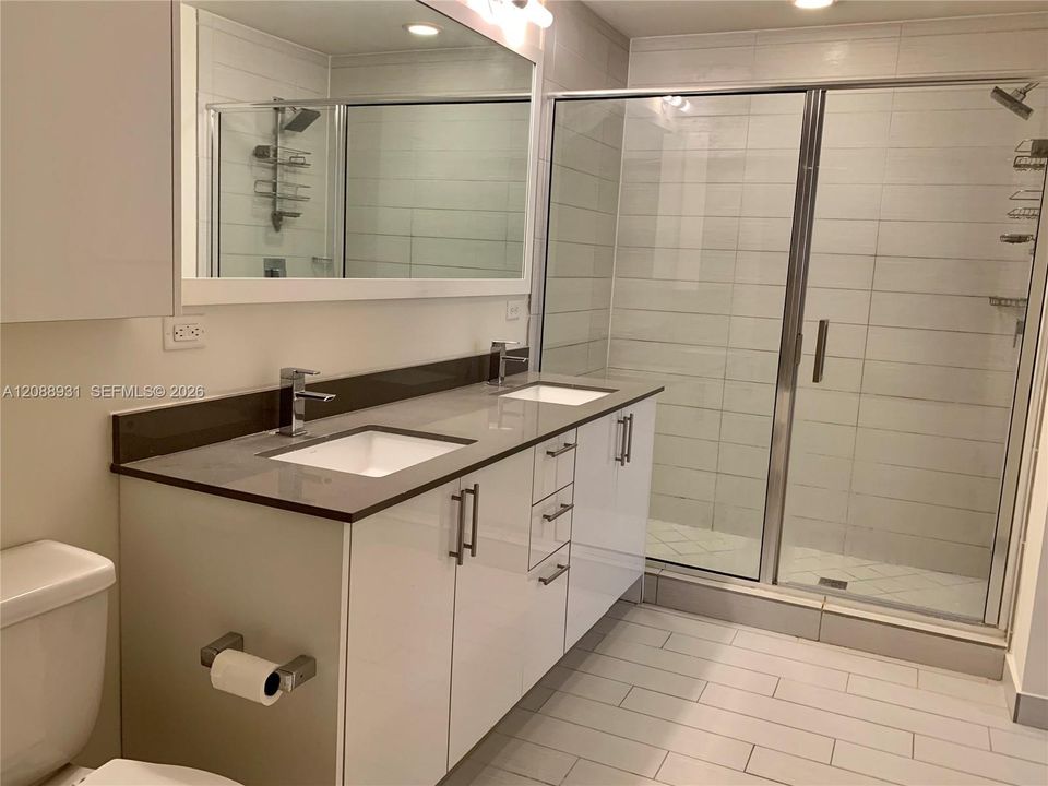 En Venta: $735,000 (2 camas, 2 baños, 1369 Pies cuadrados)