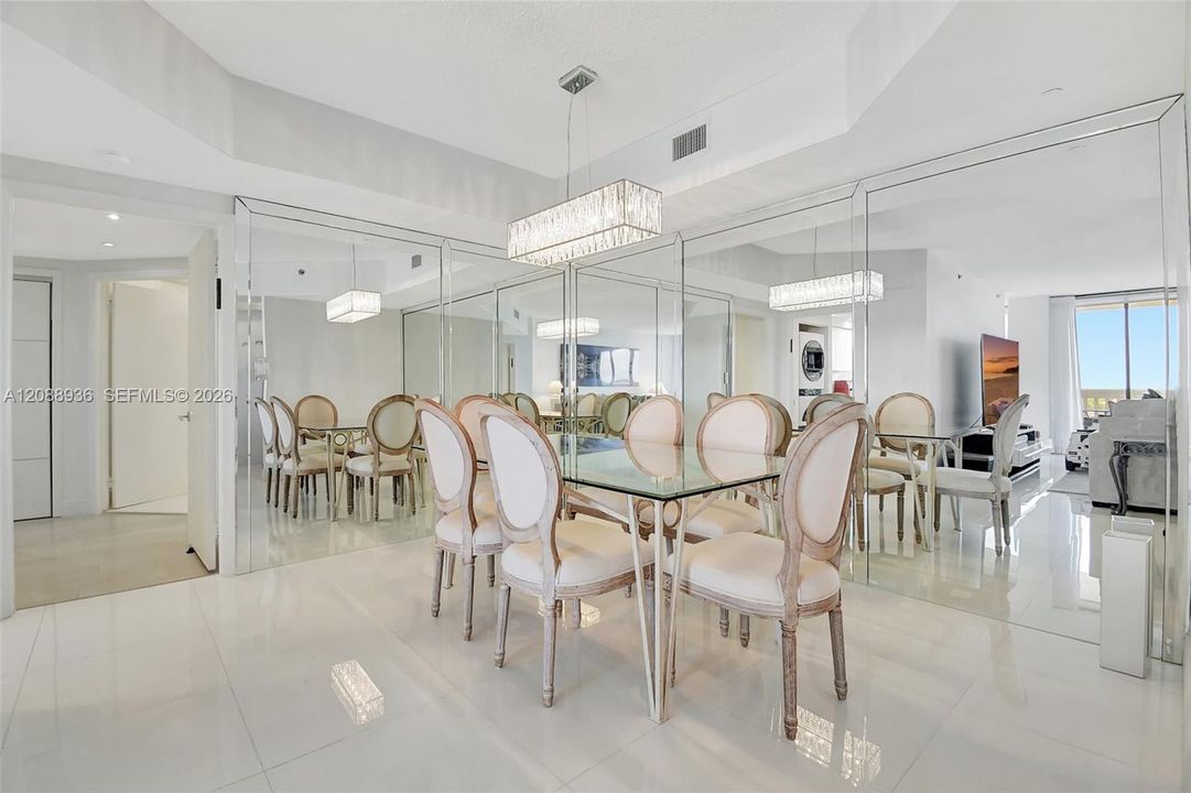 En Venta: $575,000 (2 camas, 2 baños, 1560 Pies cuadrados)