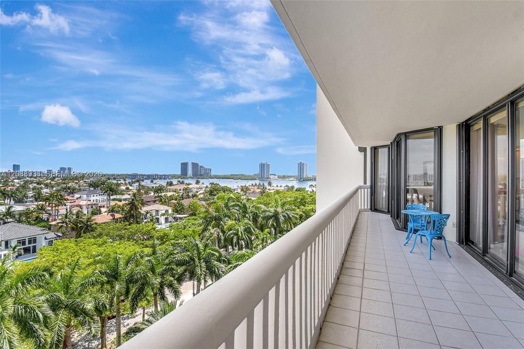 En Venta: $575,000 (2 camas, 2 baños, 1560 Pies cuadrados)
