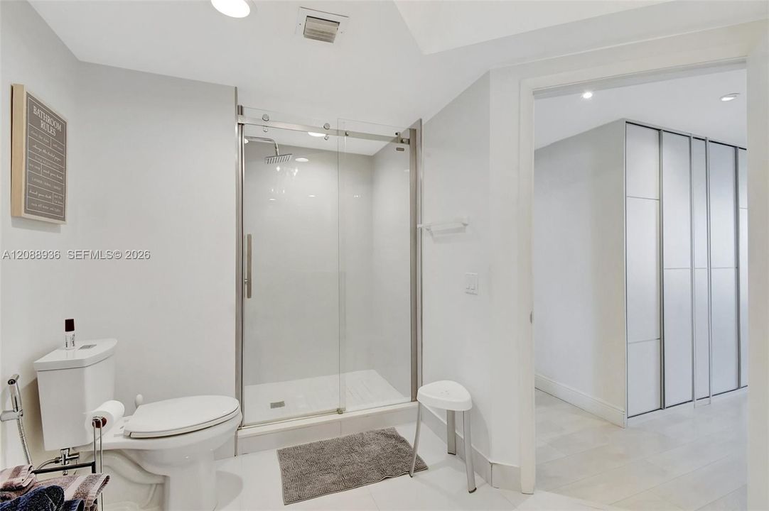 En Venta: $575,000 (2 camas, 2 baños, 1560 Pies cuadrados)