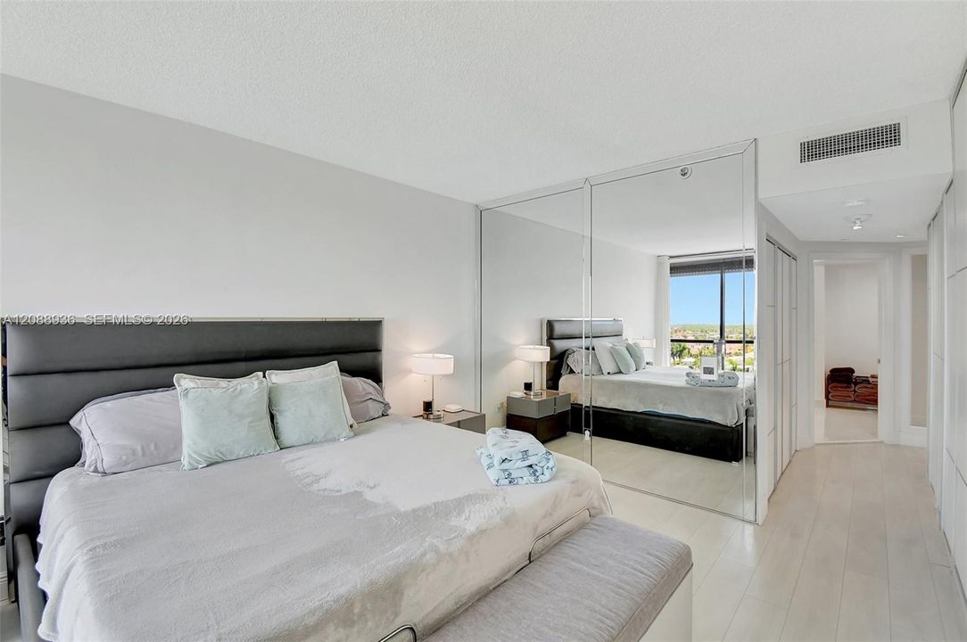En Venta: $575,000 (2 camas, 2 baños, 1560 Pies cuadrados)