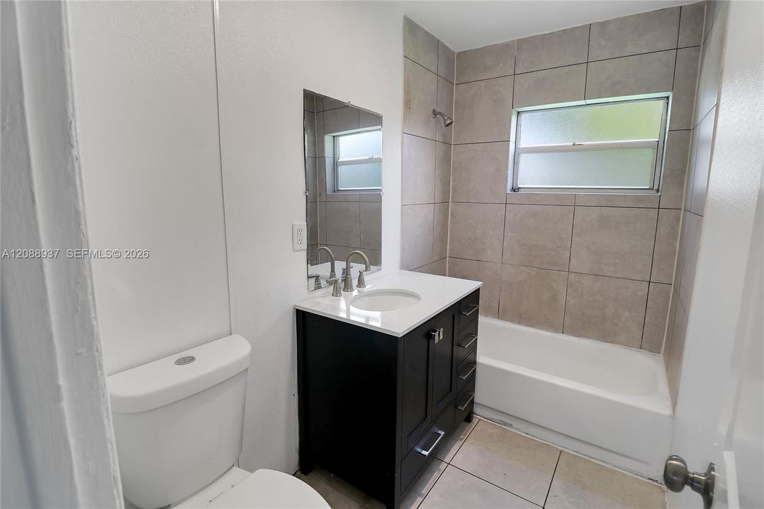 En Venta: $335,000 (3 camas, 1 baños, 1130 Pies cuadrados)