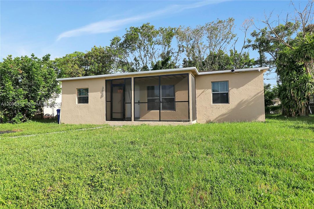 En Venta: $335,000 (3 camas, 1 baños, 1130 Pies cuadrados)