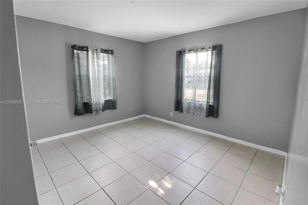 En Venta: $335,000 (3 camas, 1 baños, 1130 Pies cuadrados)