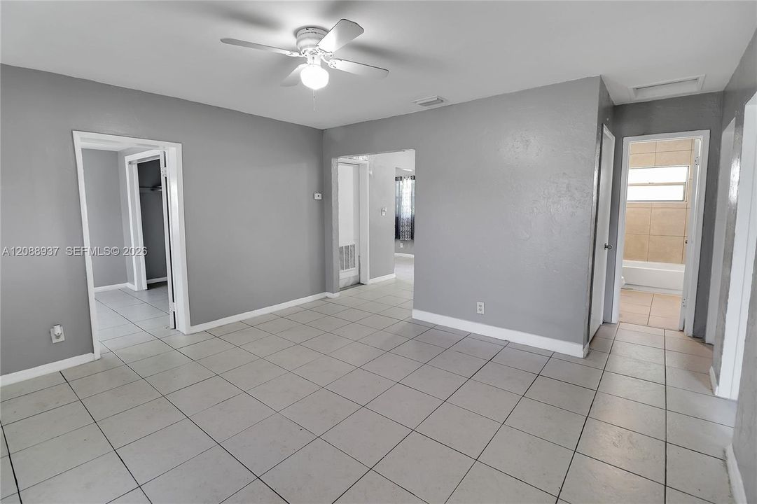 En Venta: $335,000 (3 camas, 1 baños, 1130 Pies cuadrados)