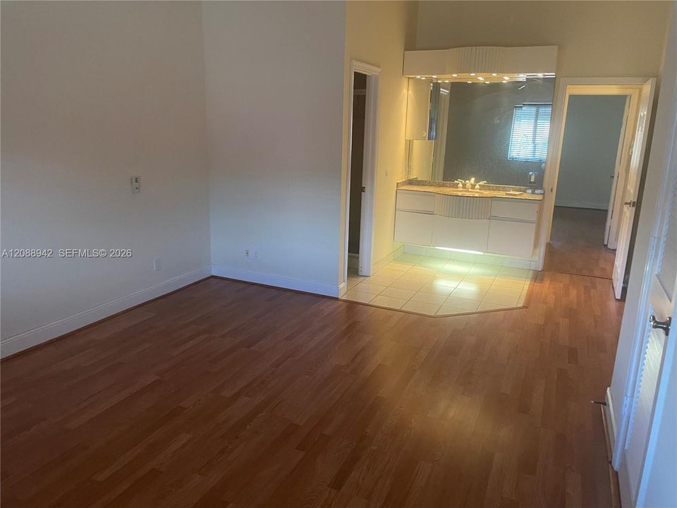 В аренду: $3,250 (3 спален, 3 ванн, 1728 Квадратных фут)