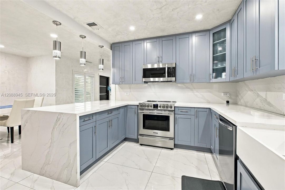 For Sale: $3,300,000 (3 beds, 2 baths, 2206 Square Feet)