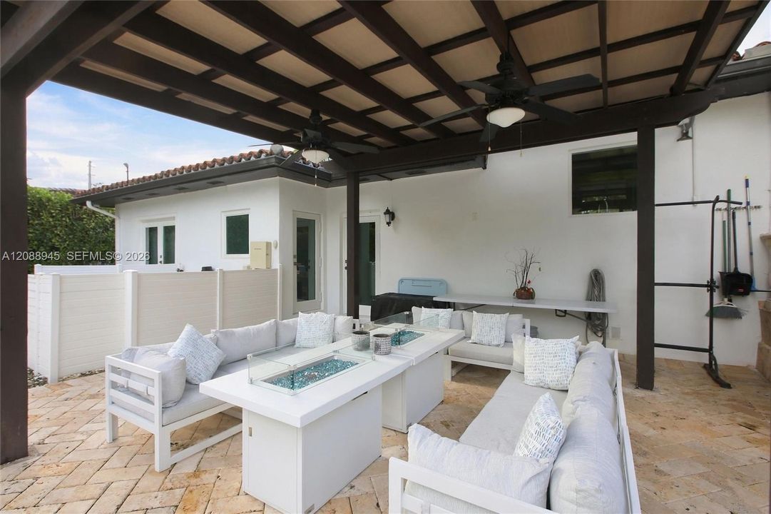 For Sale: $3,300,000 (3 beds, 2 baths, 2206 Square Feet)