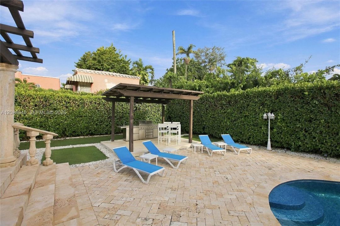 For Sale: $3,300,000 (3 beds, 2 baths, 2206 Square Feet)