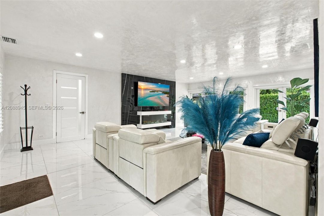 For Sale: $3,300,000 (3 beds, 2 baths, 2206 Square Feet)