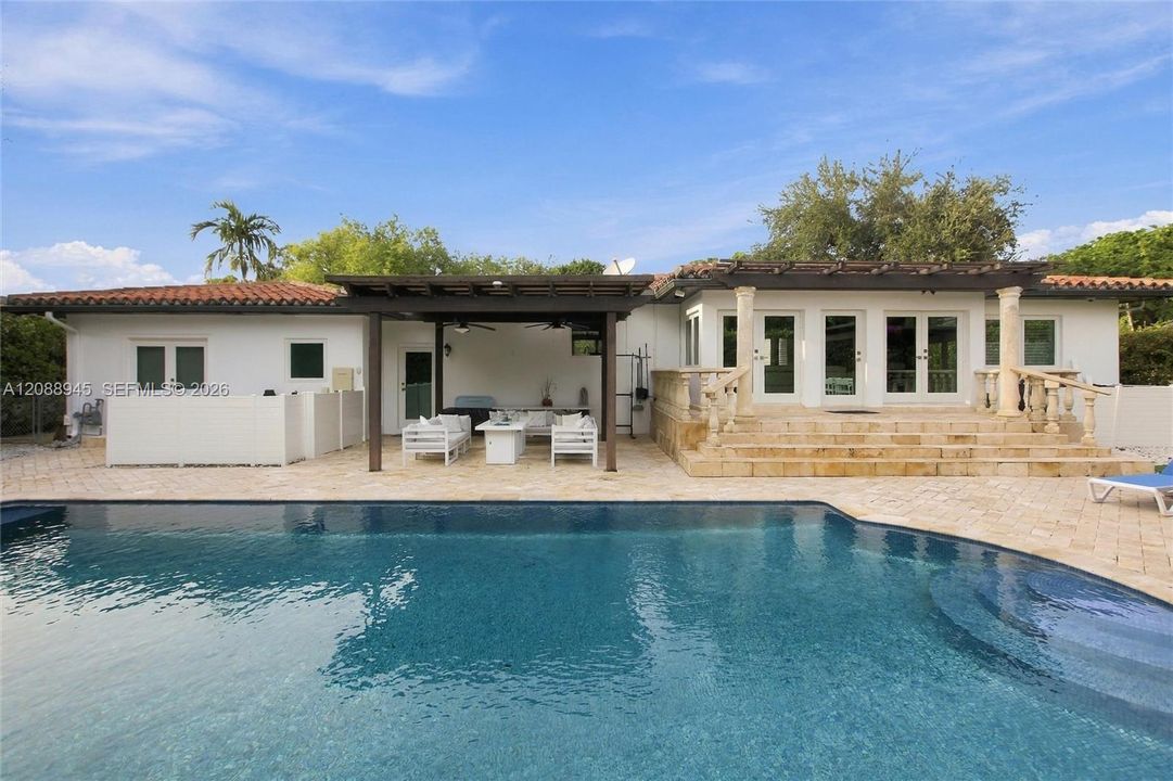 For Sale: $3,300,000 (3 beds, 2 baths, 2206 Square Feet)