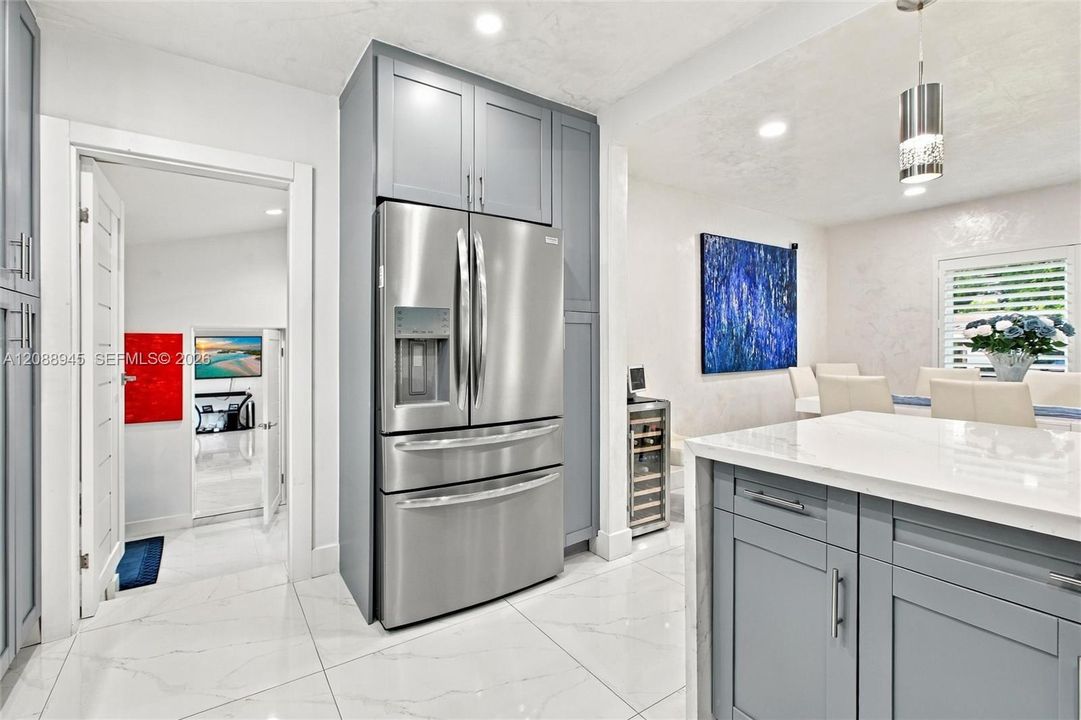 For Sale: $3,300,000 (3 beds, 2 baths, 2206 Square Feet)